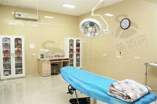 廊坊艾美医疗整形医院诊疗室