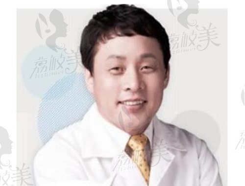 柳弘烈院长