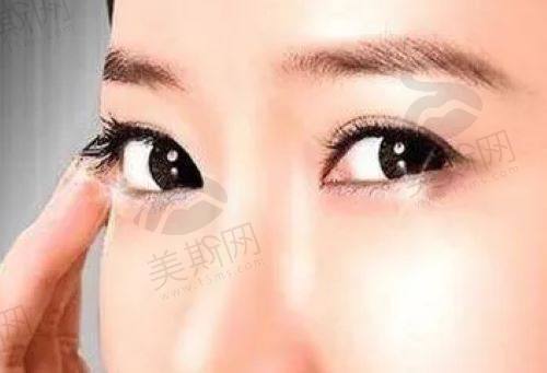 做眼袋内吸和外切哪个好
