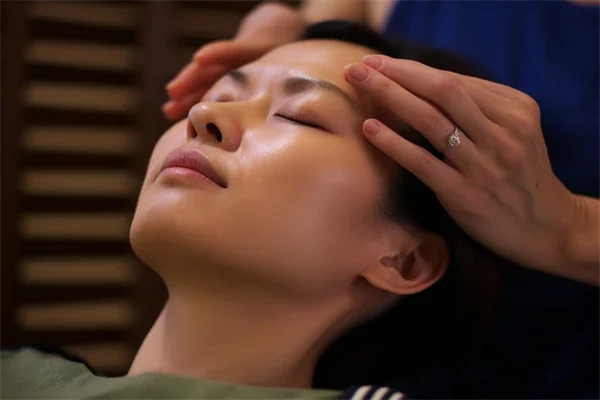 河南近視手術(shù)眼科技術(shù)點評洛陽市前列人民醫(yī)院、鄭州大學附屬鄭州中心醫(yī)院哪家綜合實力更強？