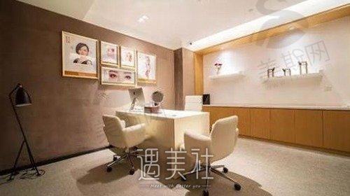 济南艺星胡晶医生怎么样？擅长什么项目？值得信赖吗？