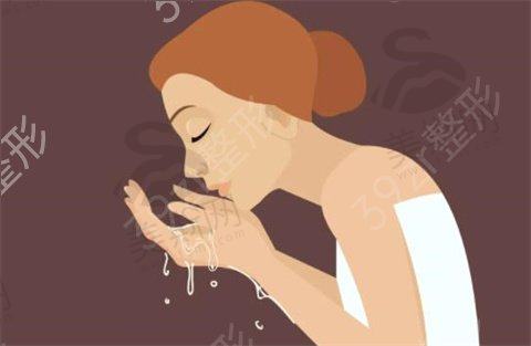 肋骨鼻一个月丑正常吗？做鼻子用耳软骨还是肋骨做效果好？
