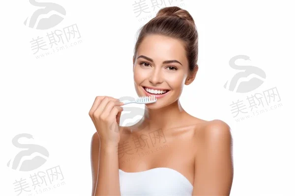 假牙做哪种的比较好耐用呢?树脂活动假牙的性价比之选