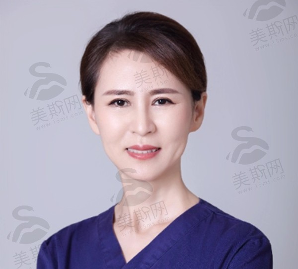 上海杜园园个人资料简介揭秘：揭秘资历背景、预约流程及眼科修复收费标准