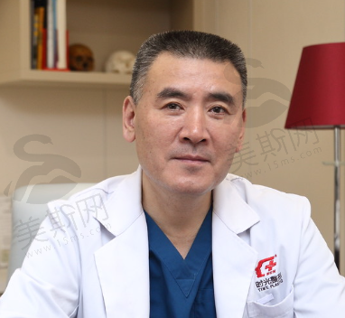何晋龙