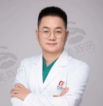 瞿健