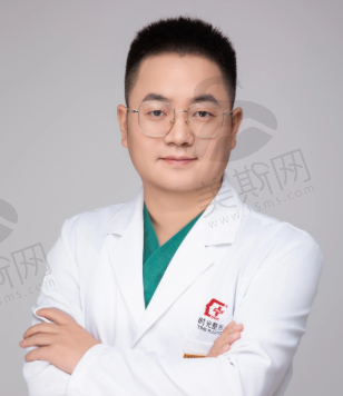 瞿健