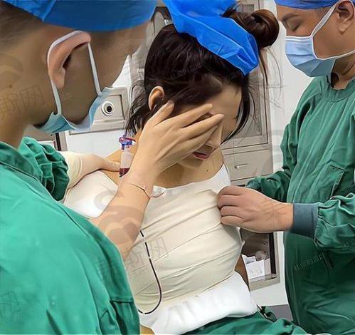 夏建军隆胸实例分享：24小时真胸技术靠谱，术后免引流拆线一天出院，夏建军医科大学背景揭秘