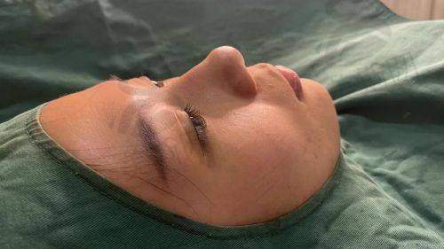 2.2 谢立宁医生资历:日本九州大学博士的“自然鼻”打造者