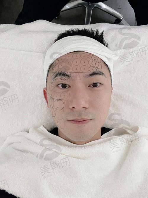 佛山梦露整形医院怎么样？正规靠谱，技术成熟，医生经验丰富，假体隆胸技术值得选！ 