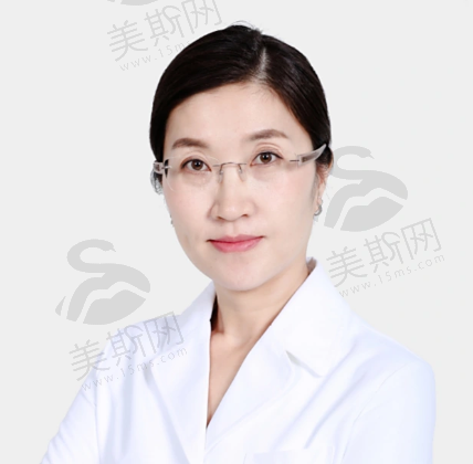 高明英